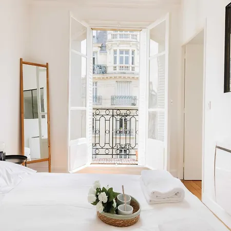 Flat With Balcony 1bdr 2p - Batignolles Parigi